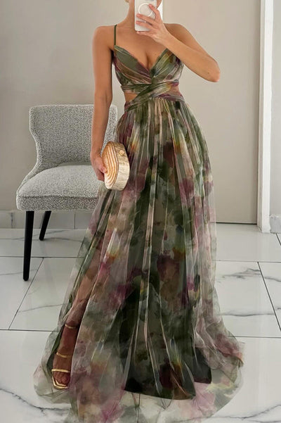 Gisele - Flattering Floral Maxi Dress